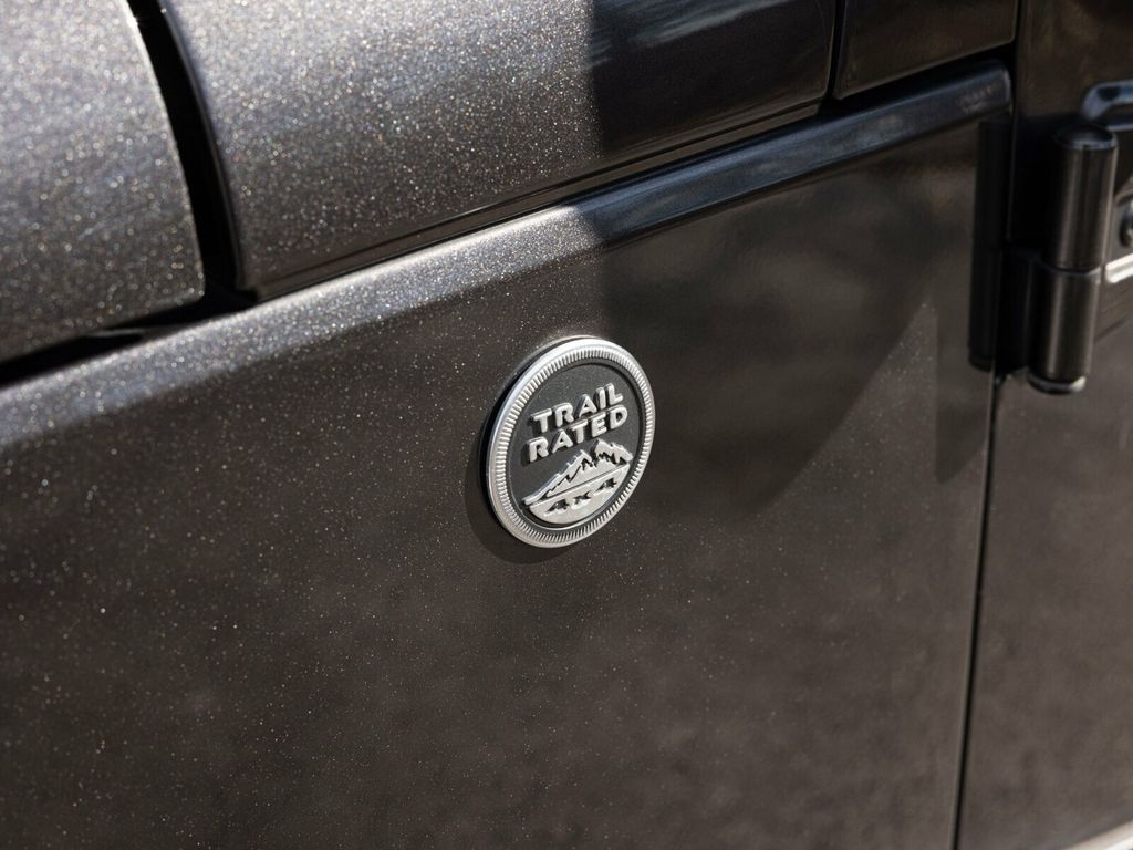 2016 Jeep Wrangler Unlimited Sahara, Rare Blind Spot Indicators, Apple CarPlay, Rear Camera - 22971456 - 20