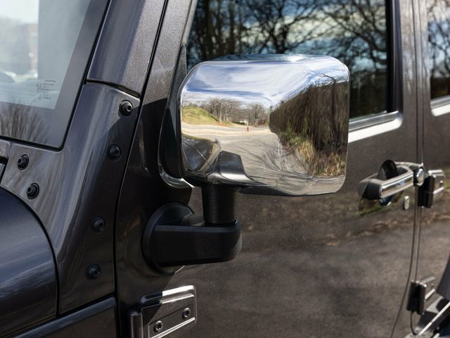 2016 Jeep Wrangler Unlimited Sahara, Rare Blind Spot Indicators, Apple CarPlay, Rear Camera - 22971456 - 22