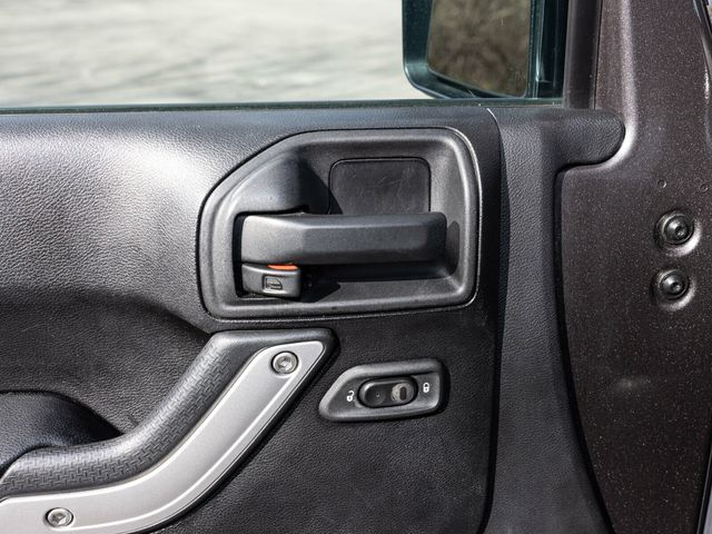 2016 Jeep Wrangler Unlimited Sahara, Rare Blind Spot Indicators, Apple CarPlay, Rear Camera - 22971456 - 24