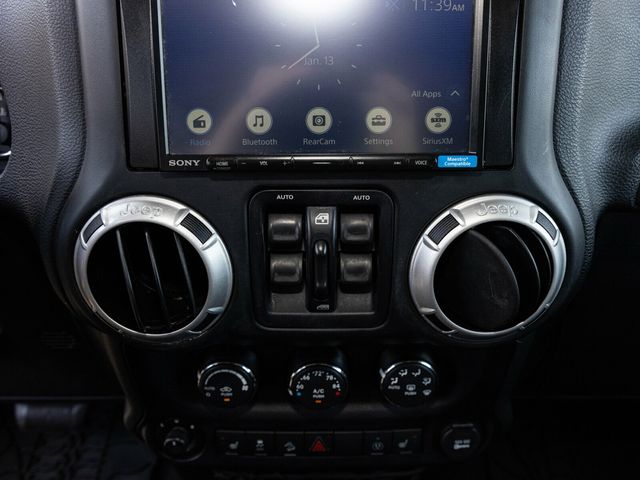 2016 Jeep Wrangler Unlimited Sahara, Rare Blind Spot Indicators, Apple CarPlay, Rear Camera - 22971456 - 40