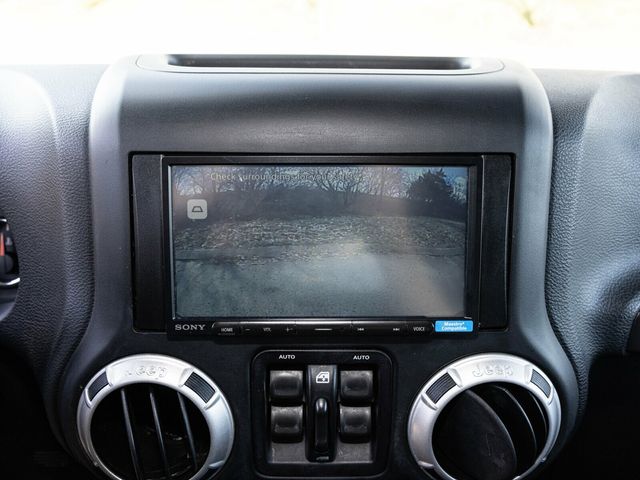 2016 Jeep Wrangler Unlimited Sahara, Rare Blind Spot Indicators, Apple CarPlay, Rear Camera - 22971456 - 42