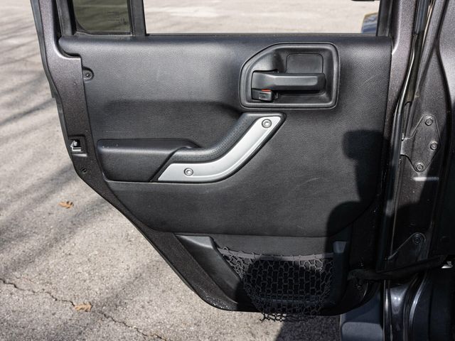 2016 Jeep Wrangler Unlimited Sahara, Rare Blind Spot Indicators, Apple CarPlay, Rear Camera - 22971456 - 45