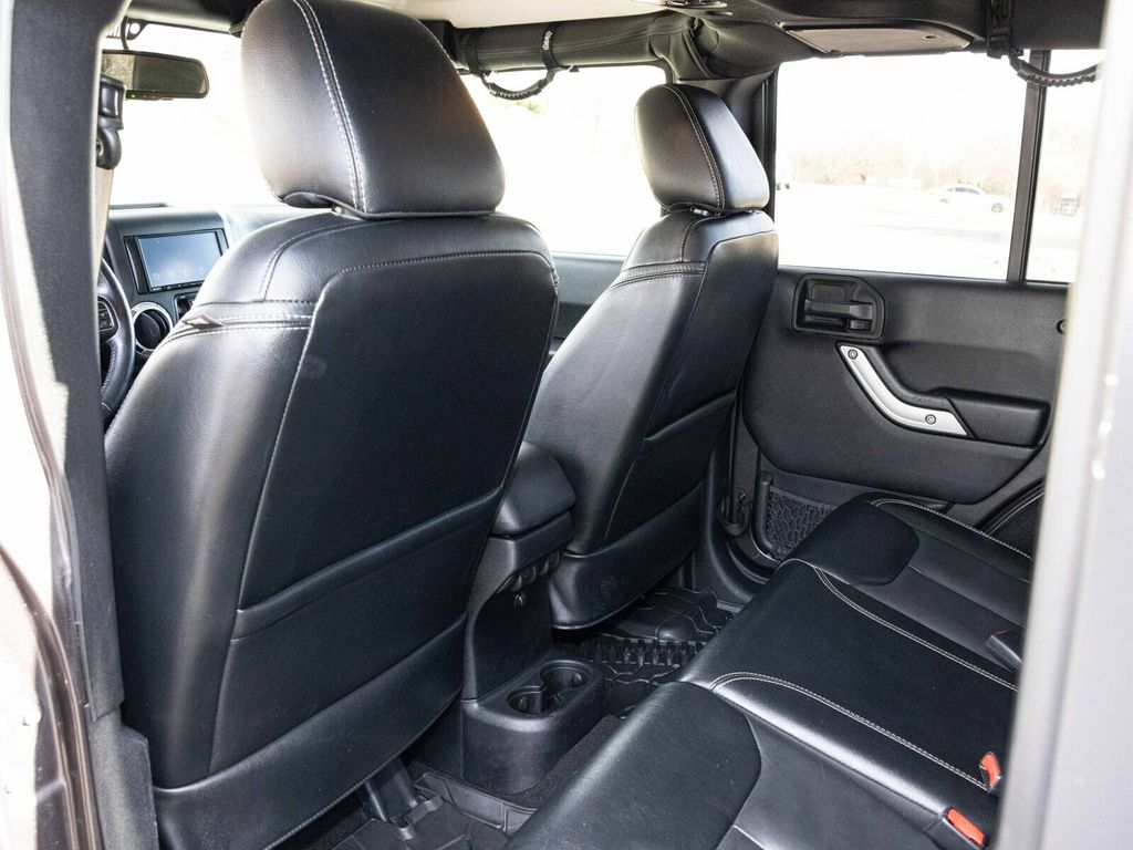 2016 Jeep Wrangler Unlimited Sahara, Rare Blind Spot Indicators, Apple CarPlay, Rear Camera - 22971456 - 46