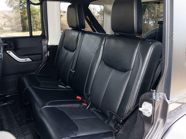 2016 Jeep Wrangler Unlimited Sahara, Rare Blind Spot Indicators, Apple CarPlay, Rear Camera - 22971456 - 48