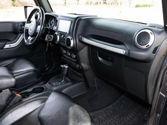 2016 Jeep Wrangler Unlimited Sahara, Rare Blind Spot Indicators, Apple CarPlay, Rear Camera - 22971456 - 56