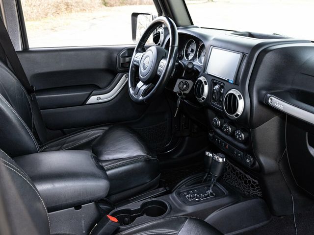 2016 Jeep Wrangler Unlimited Sahara, Rare Blind Spot Indicators, Apple CarPlay, Rear Camera - 22971456 - 58