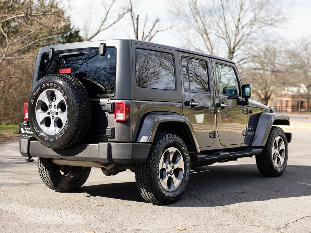 2016 Jeep Wrangler Unlimited Sahara, Rare Blind Spot Indicators, Apple CarPlay, Rear Camera - 22971456 - 8