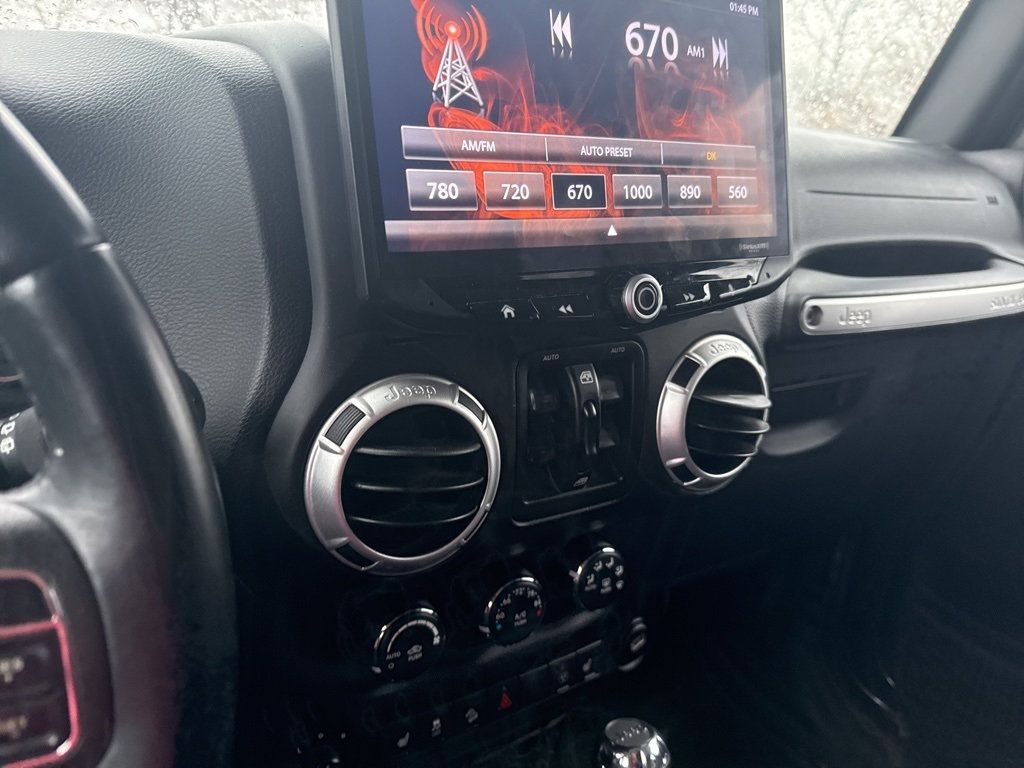 2016 Jeep Wrangler Unlimited Unlimited Rubicon - 22961686 - 17