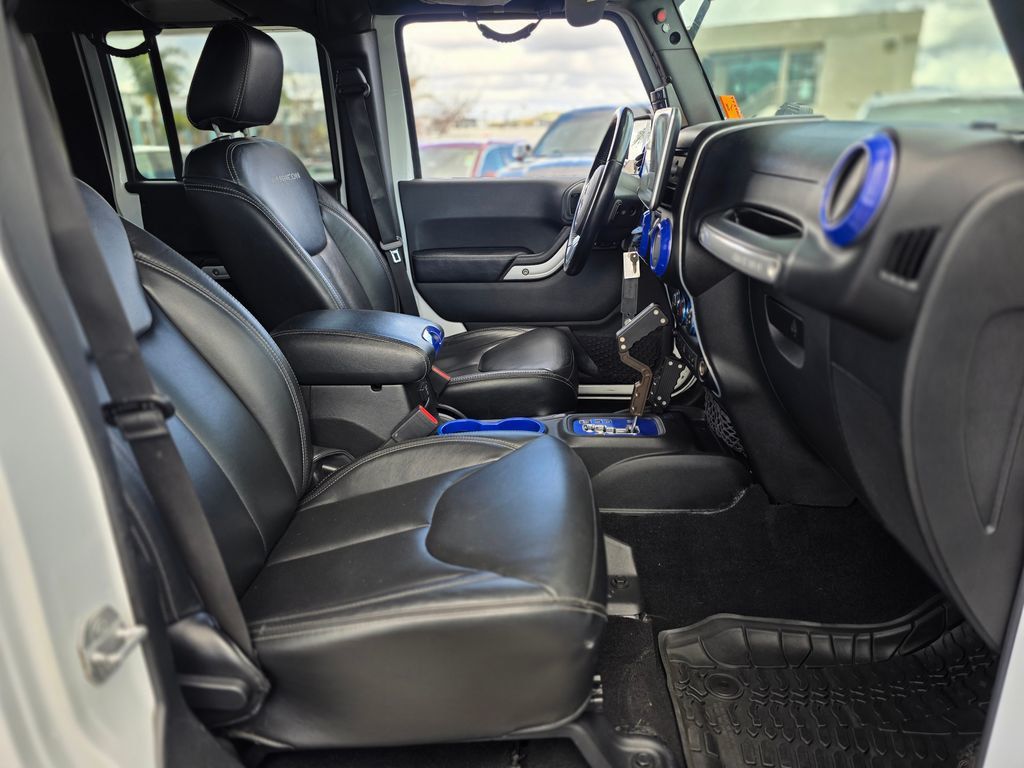 2016 Jeep Wrangler Unlimited Unlimited Rubicon - 22984760 - 12