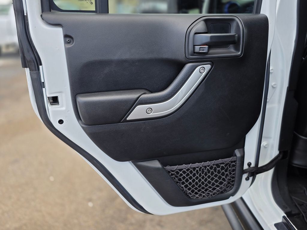 2016 Jeep Wrangler Unlimited Unlimited Rubicon - 22984760 - 23