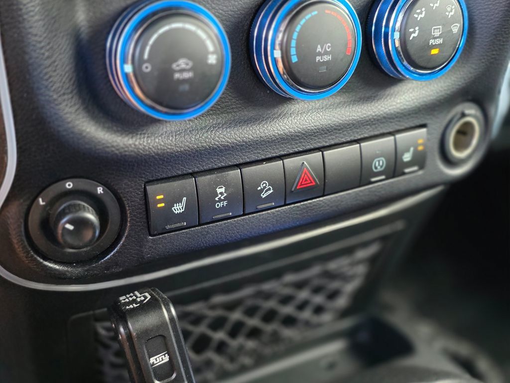 2016 Jeep Wrangler Unlimited Unlimited Rubicon - 22984760 - 36