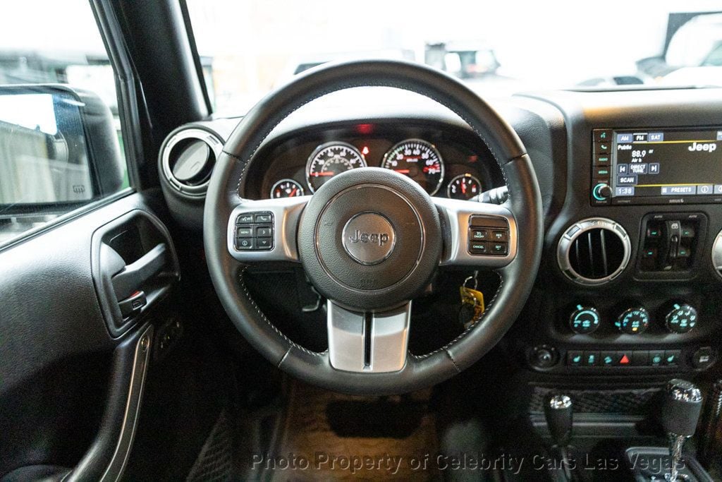 2016 Jeep Wrangler Unlimited Rubicon Hard Rock photo 32