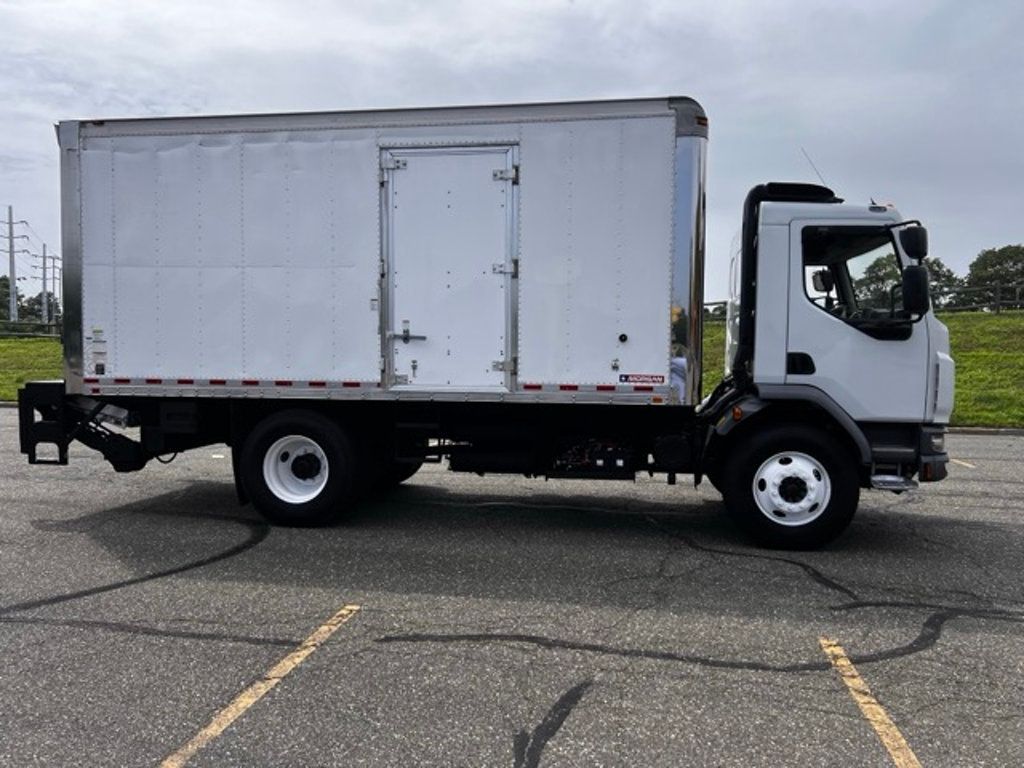 2016 Kenworth K370 18 FOOT BOX TRUCK WITH LIFTGATE SIDE DOOR ENTRY WITH ETRAC SYSTEM - 22512011 - 1