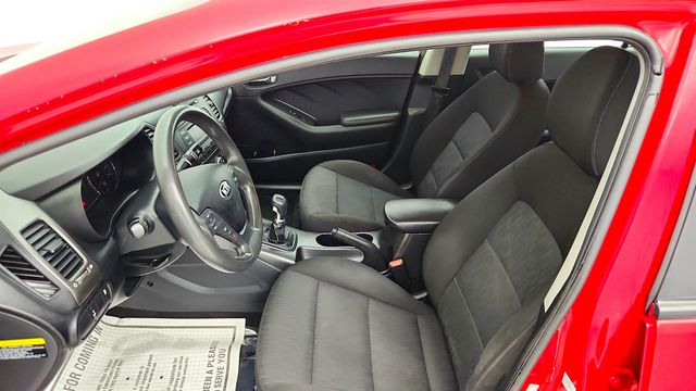 2016 Kia Forte 4dr Sedan Manual LX - 23012988 - 17