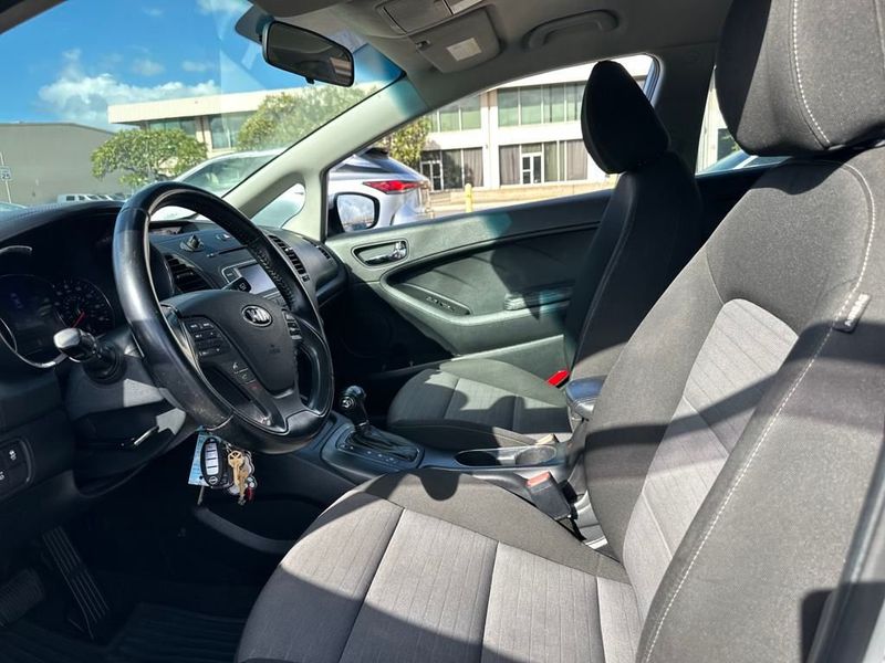 2016 Kia Forte 5-Door 5dr Hatchback Automatic EX - 22939110 - 12