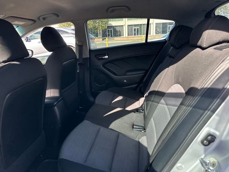 2016 Kia Forte 5-Door 5dr Hatchback Automatic EX - 22939110 - 14