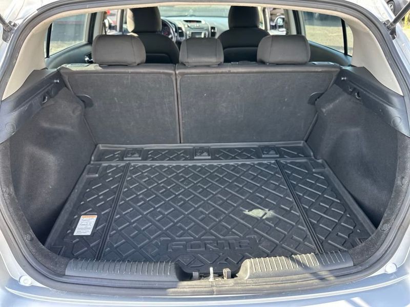 2016 Kia Forte 5-Door 5dr Hatchback Automatic EX - 22939110 - 19