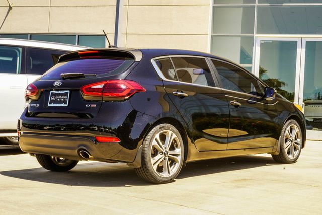 2016 Kia Forte 5-Door 5dr Hatchback Automatic EX - 23031753 - 11