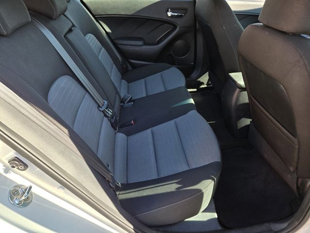 2016 Kia Forte 5-Door 5dr Hatchback Automatic LX - 22980732 - 10