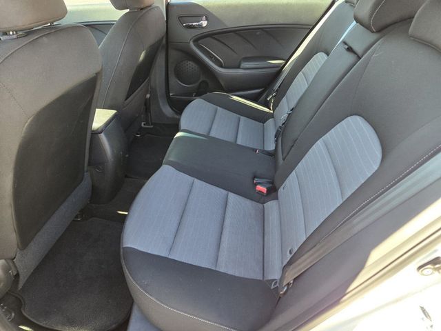 2016 Kia Forte 5-Door 5dr Hatchback Automatic LX - 22980732 - 7