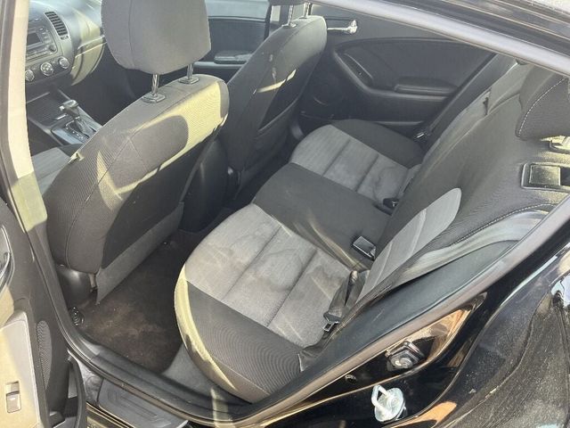 2016 Kia Forte 5-Door 5dr Hatchback Automatic LX - 22477898 - 4