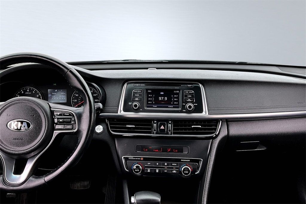 2016 Kia Optima EX photo 23