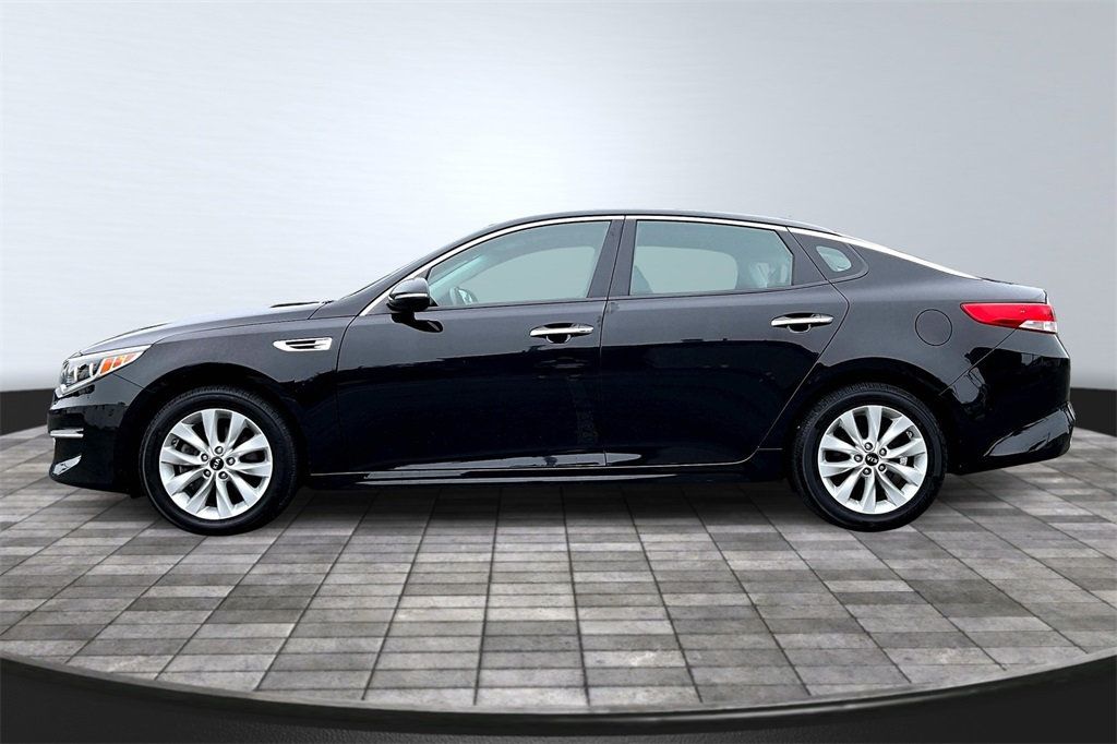 2016 Kia Optima EX photo 4