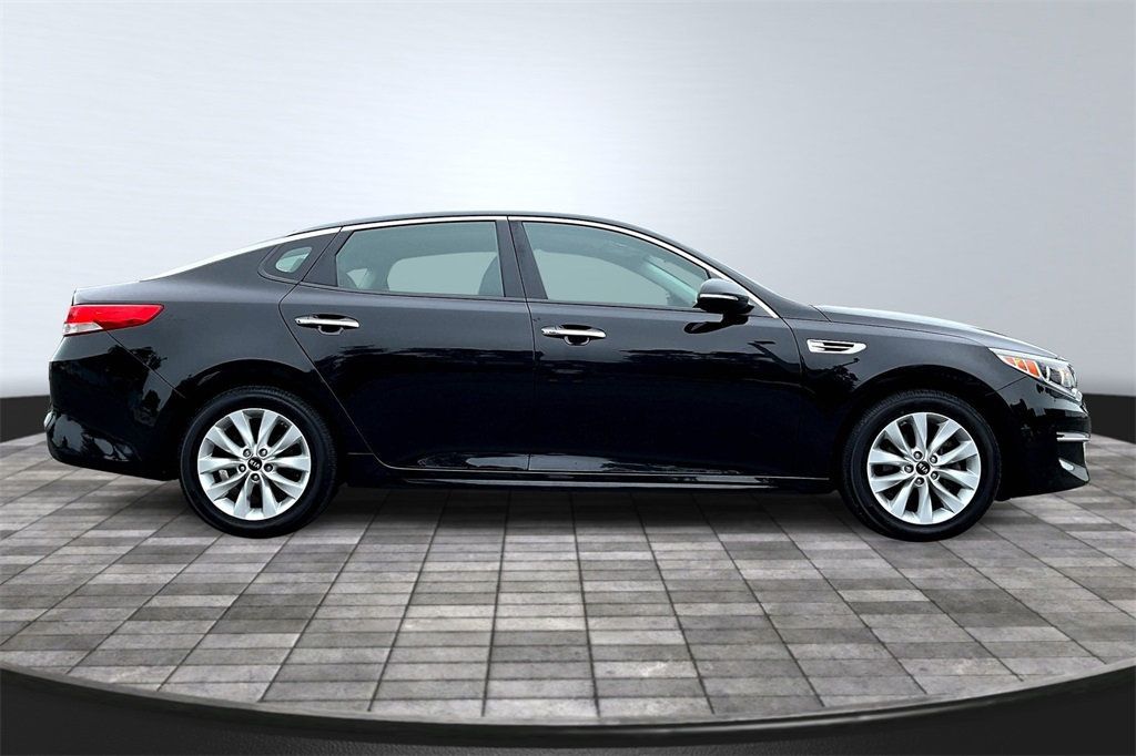 2016 Kia Optima EX photo 8
