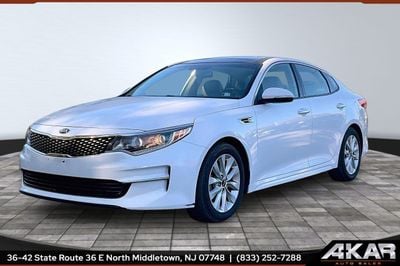 2016 Kia Optima - 5XXGU4L32GG057230