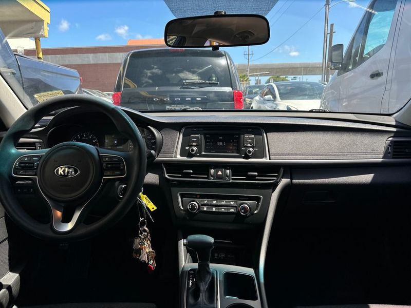 2016 Kia Optima 4dr Sedan LX - 23051713 - 13