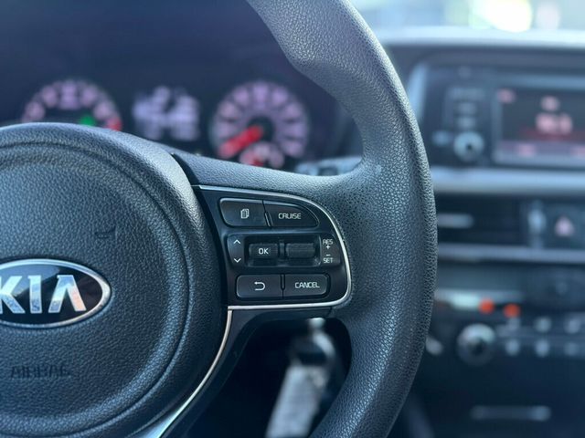 2016 Kia Optima 4dr Sedan LX - 22950097 - 11