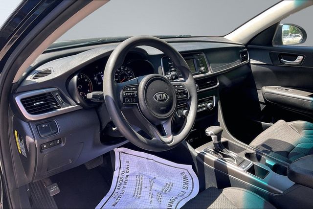 2016 Kia Optima 4dr Sedan LX - 23050712 - 10
