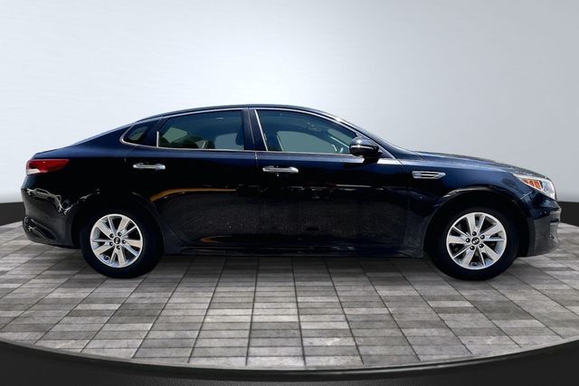 2016 Kia Optima 4dr Sedan LX - 23050712 - 7