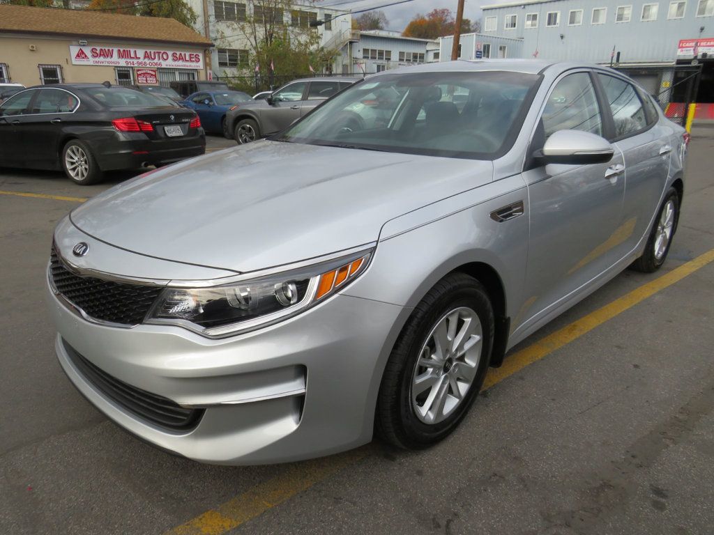2016 Kia Optima LX's photo