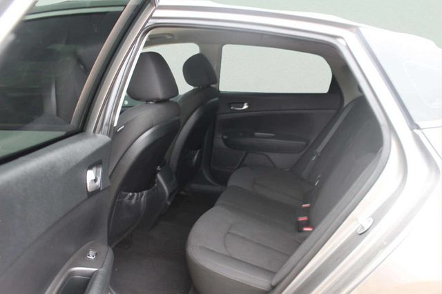 2016 Kia Optima 4dr Sedan LX Turbo - 23008690 - 5