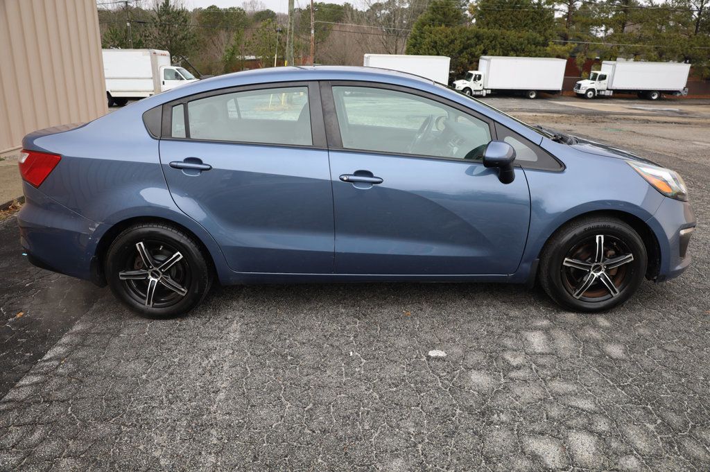 2016 Kia Rio LX photo 3