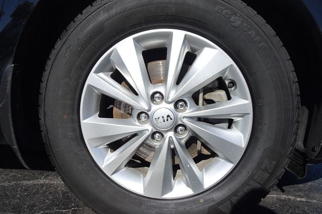 2016 Kia Sedona 4dr Wagon LX - 22934231 - 9
