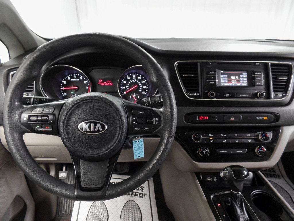 2016 Kia Sedona LX - 22422458 - 14