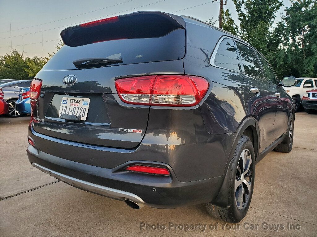 2016 Kia Sorento EX photo 8