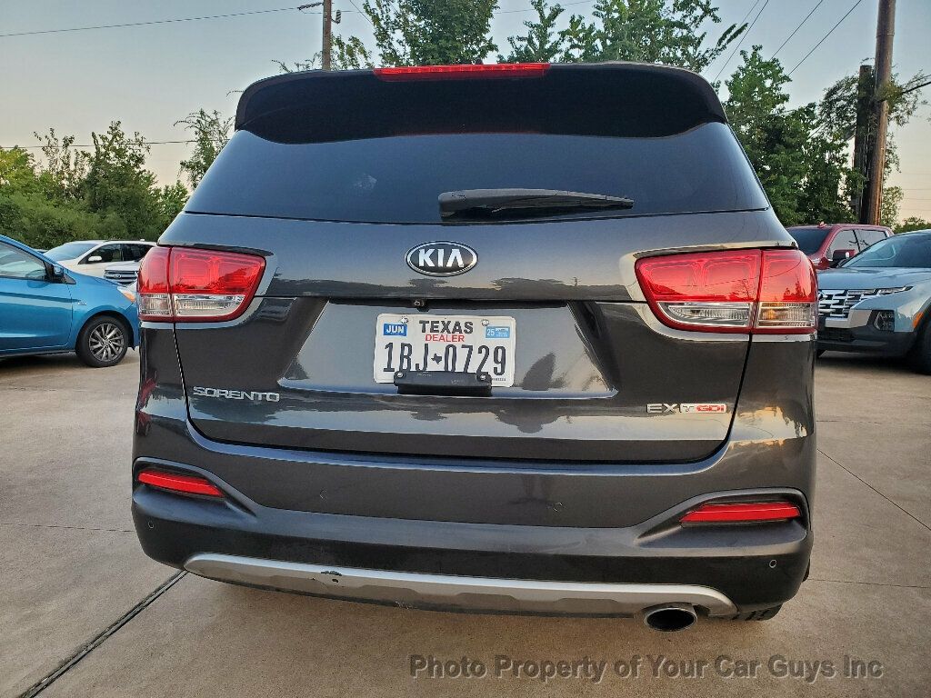 2016 Kia Sorento EX photo 9