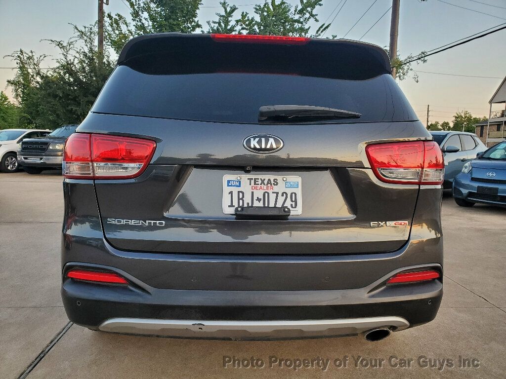 2016 Kia Sorento EX photo 10