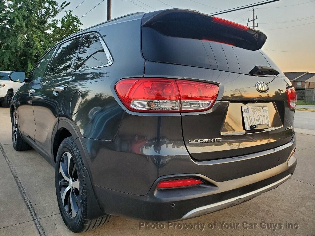 2016 Kia Sorento EX photo 12