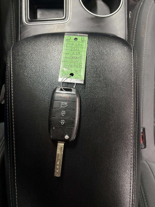 2016 Kia Sorento AWD 4dr 2.4L LX - 22971691 - 37