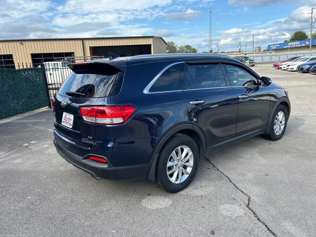 2016 Kia Sorento LX photo 3