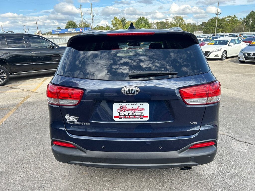 2016 Kia Sorento LX photo 4