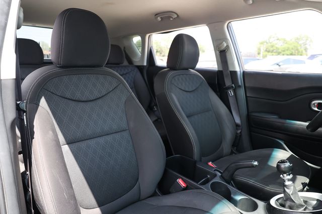 2016 Kia Soul  - 23040254 - 18