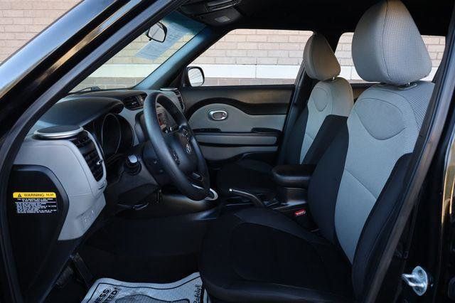 2016 Kia Soul Base - 23057165 - 13