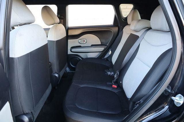 2016 Kia Soul Base - 23057165 - 17