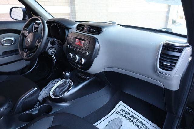 2016 Kia Soul Base - 23057165 - 26