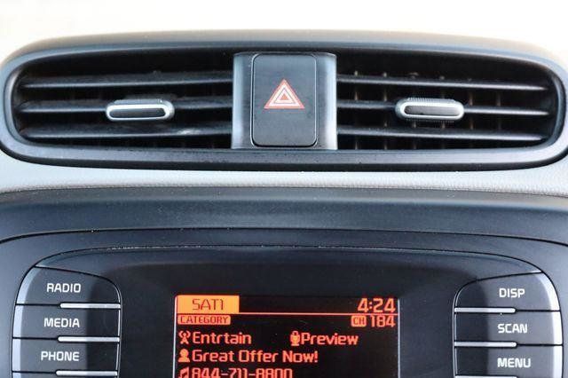 2016 Kia Soul Base - 23057165 - 35